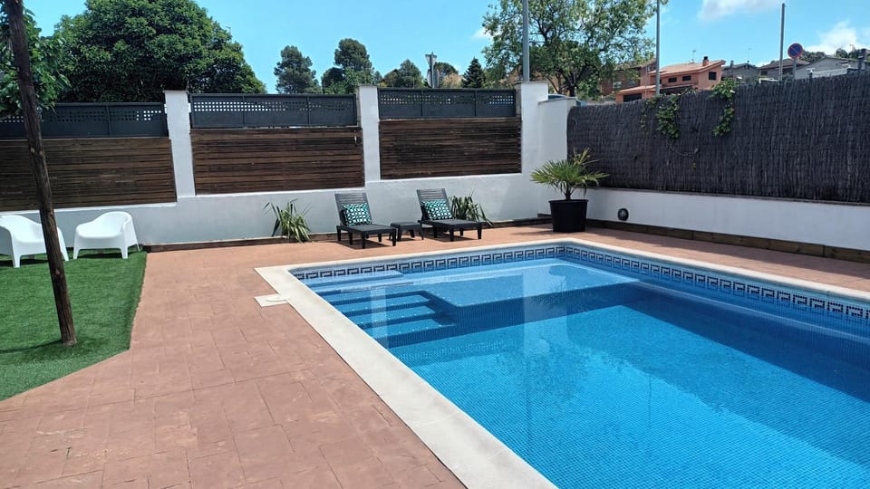 Garden, Garden view, Pool view, Swimming pool, sunbed