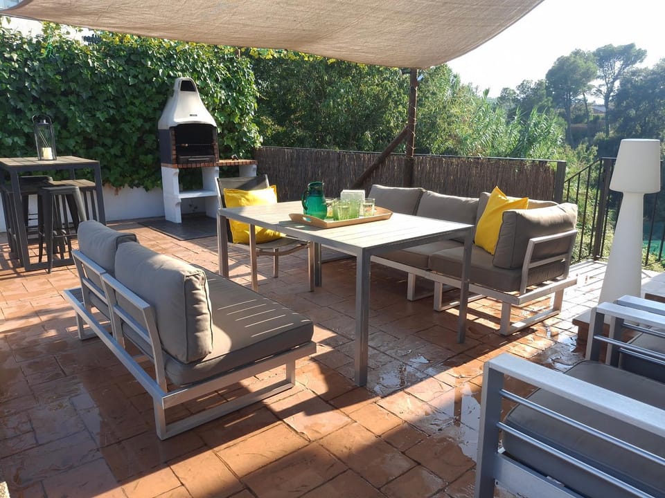 Patio, Day, BBQ facilities, Balcony/Terrace, Dining area