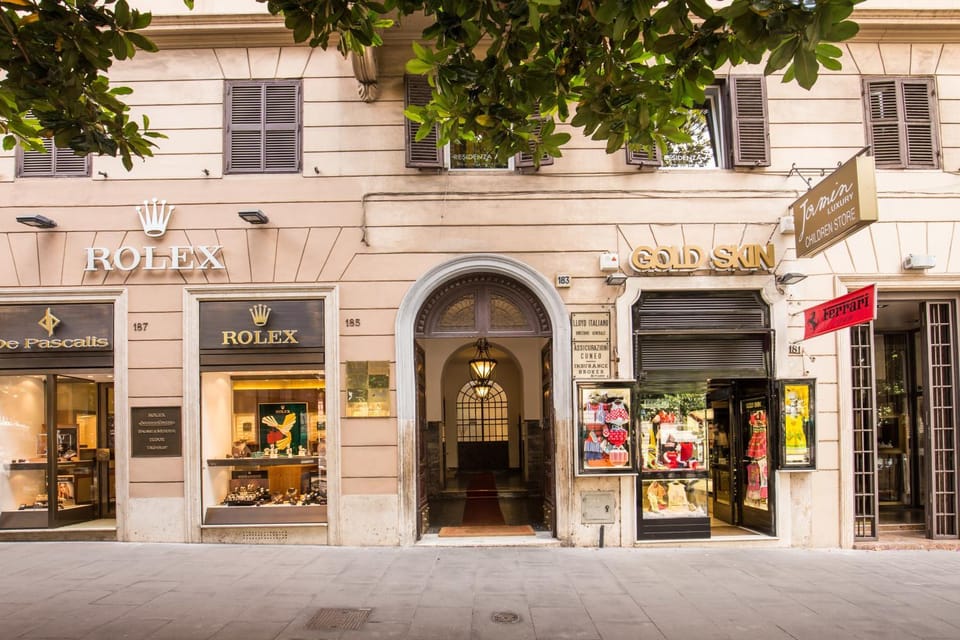 Facade/entrance
