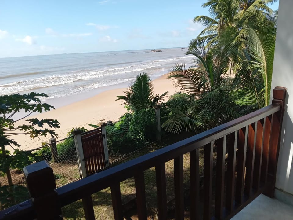 Himana Beach Rest Bed and Breakfast in Southern Province