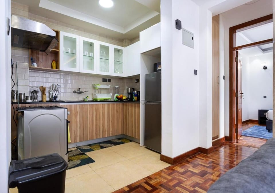 Kitchen or kitchenette, oven, kitchen
