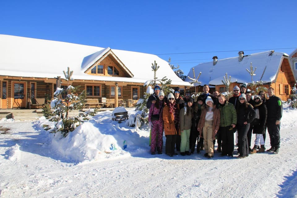 Property building, Winter, group of guests