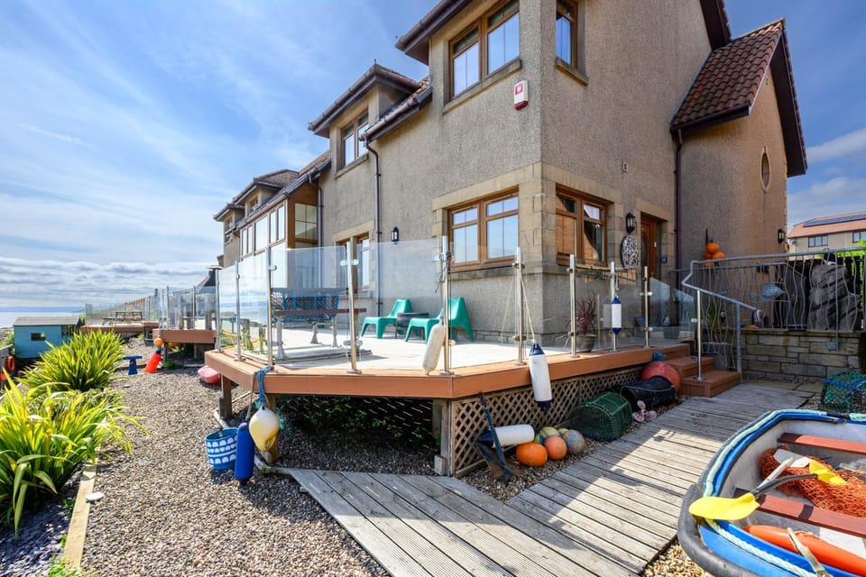 Luxury Seaside Home with Incredible Views Apartment in Kirkcaldy
