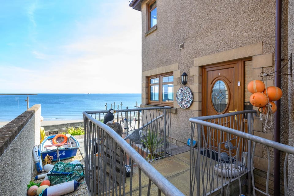 Luxury Seaside Home with Incredible Views Apartment in Kirkcaldy