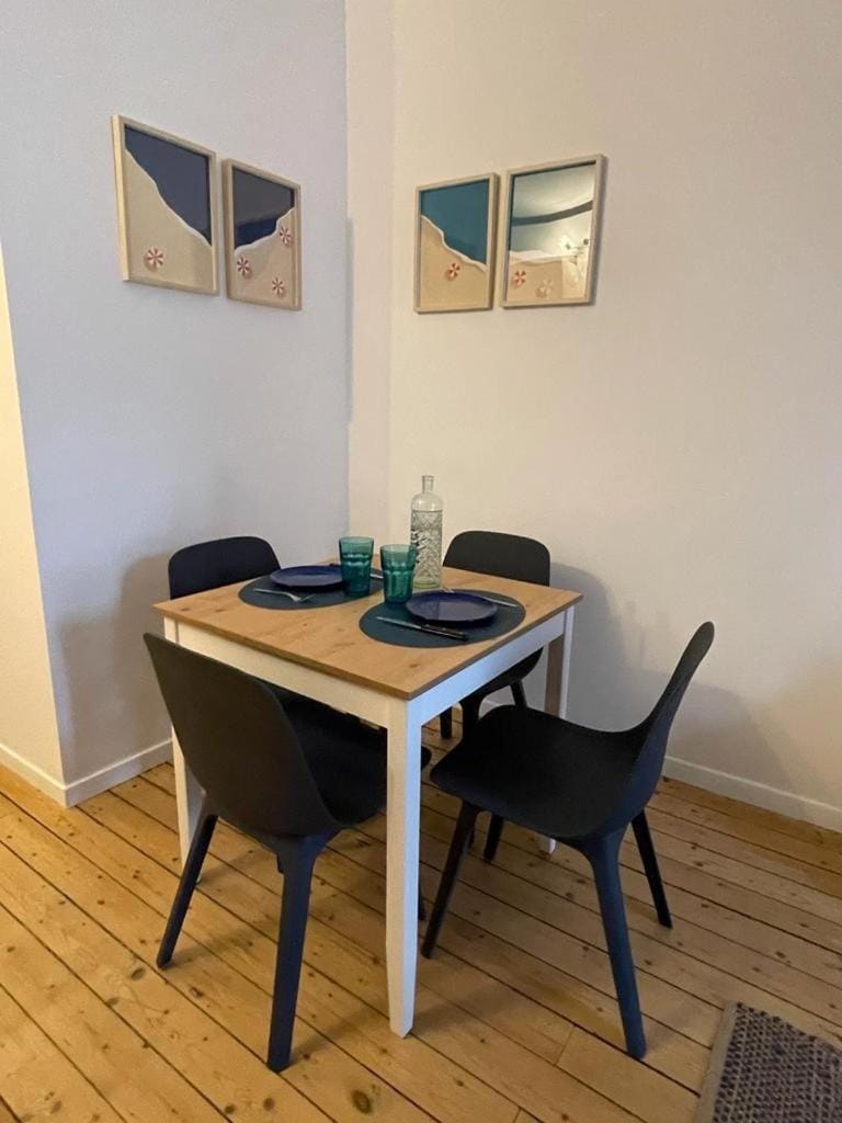 Le « Blanc Bleu »-charmant 2 pièces /3 min Gare Apartment in Deauville