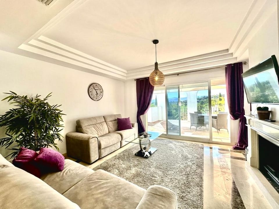 Communal lounge/ TV room, TV and multimedia, Living room, Seating area