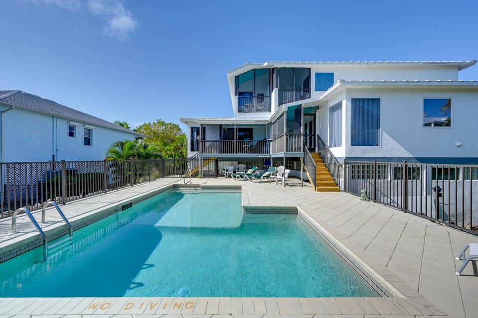 Sunny Marco Island Gem w/ Shared Pool & Dock! House in Marco Island
