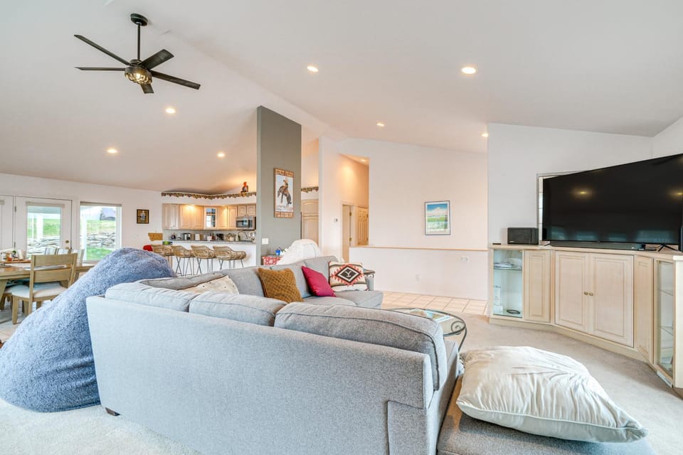Inviting Great Falls Home w/ Wraparound Deck! House in Great Falls