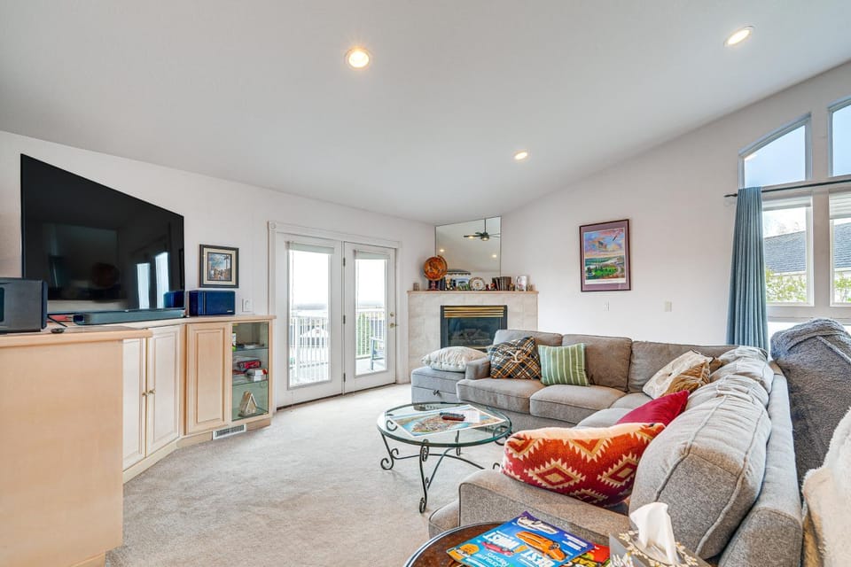 Inviting Great Falls Home w/ Wraparound Deck! House in Great Falls