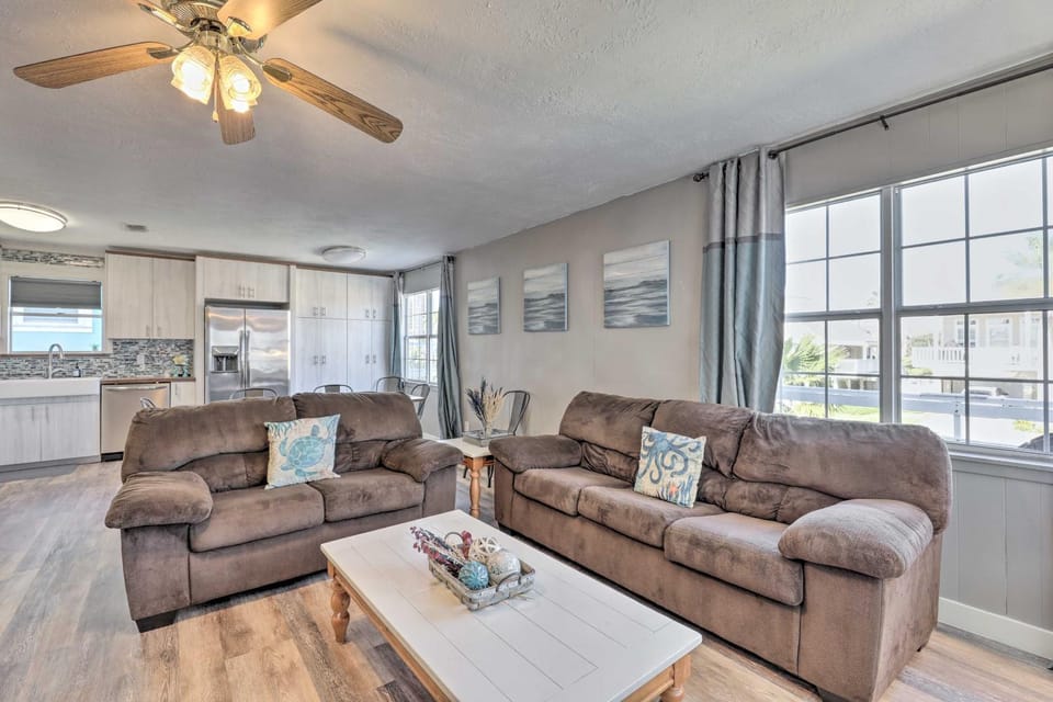 Family-Friendly South Padre Island Escape w/ Grill House in South Padre Island