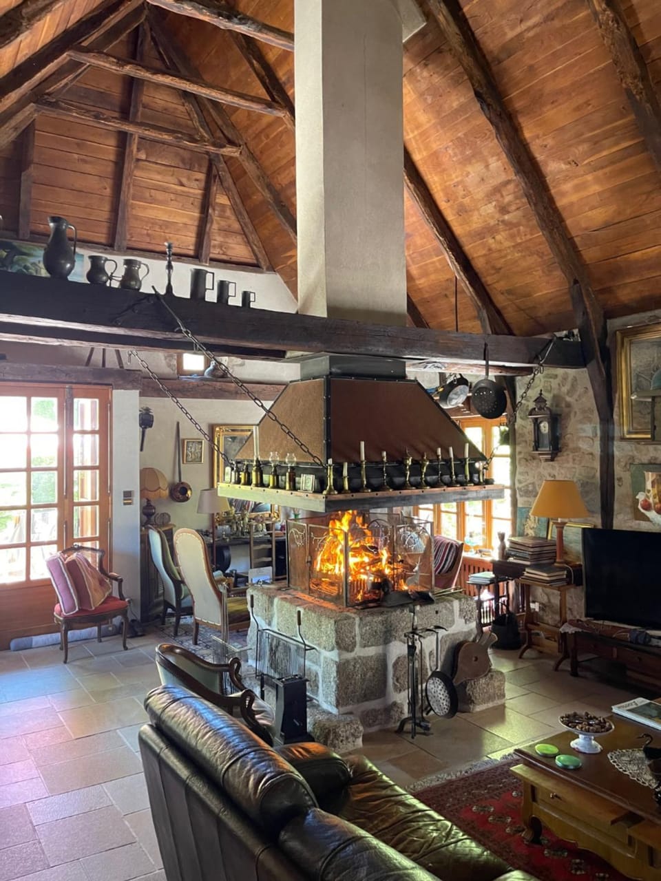 Living room, Seating area, fireplace