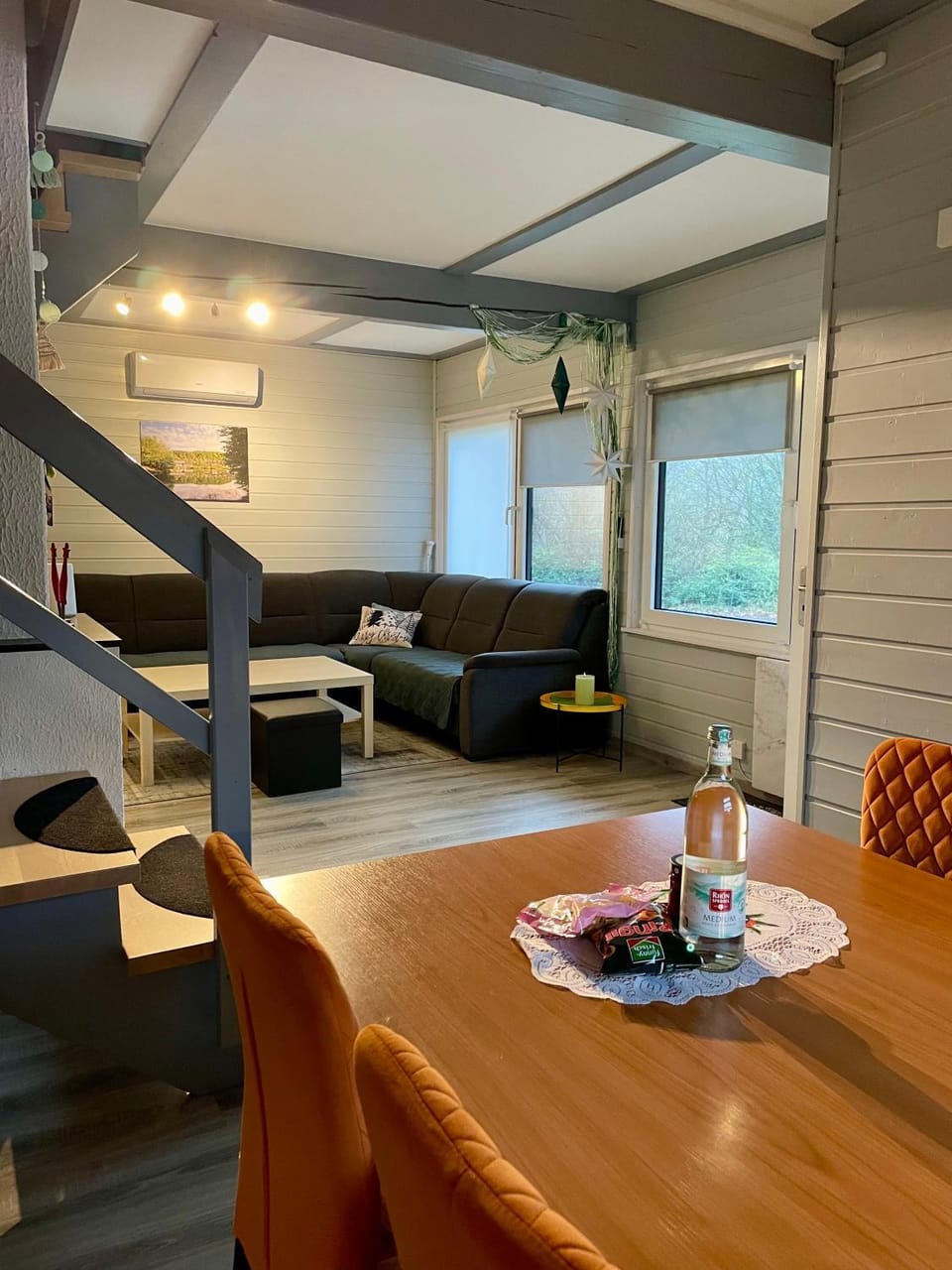 Winter, Kitchen or kitchenette, Living room, Seating area, Dining area