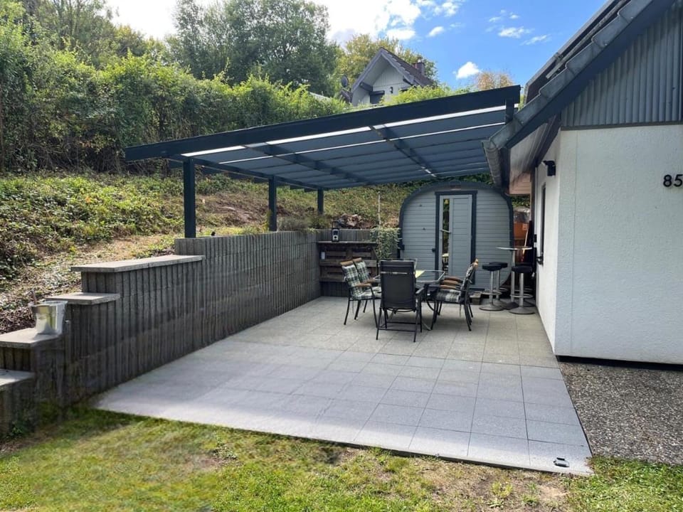 Property building, Patio, BBQ facilities, Garden, Balcony/Terrace, Seating area, Dining area, Garden view