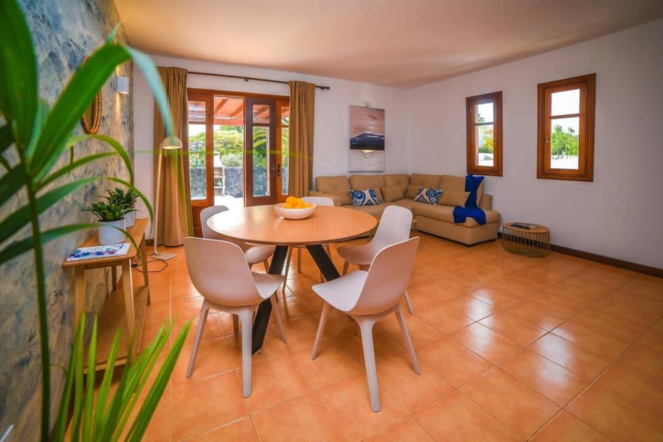 Agradable y familiar, con piscina "Casa Inima" Villa in Playa Blanca