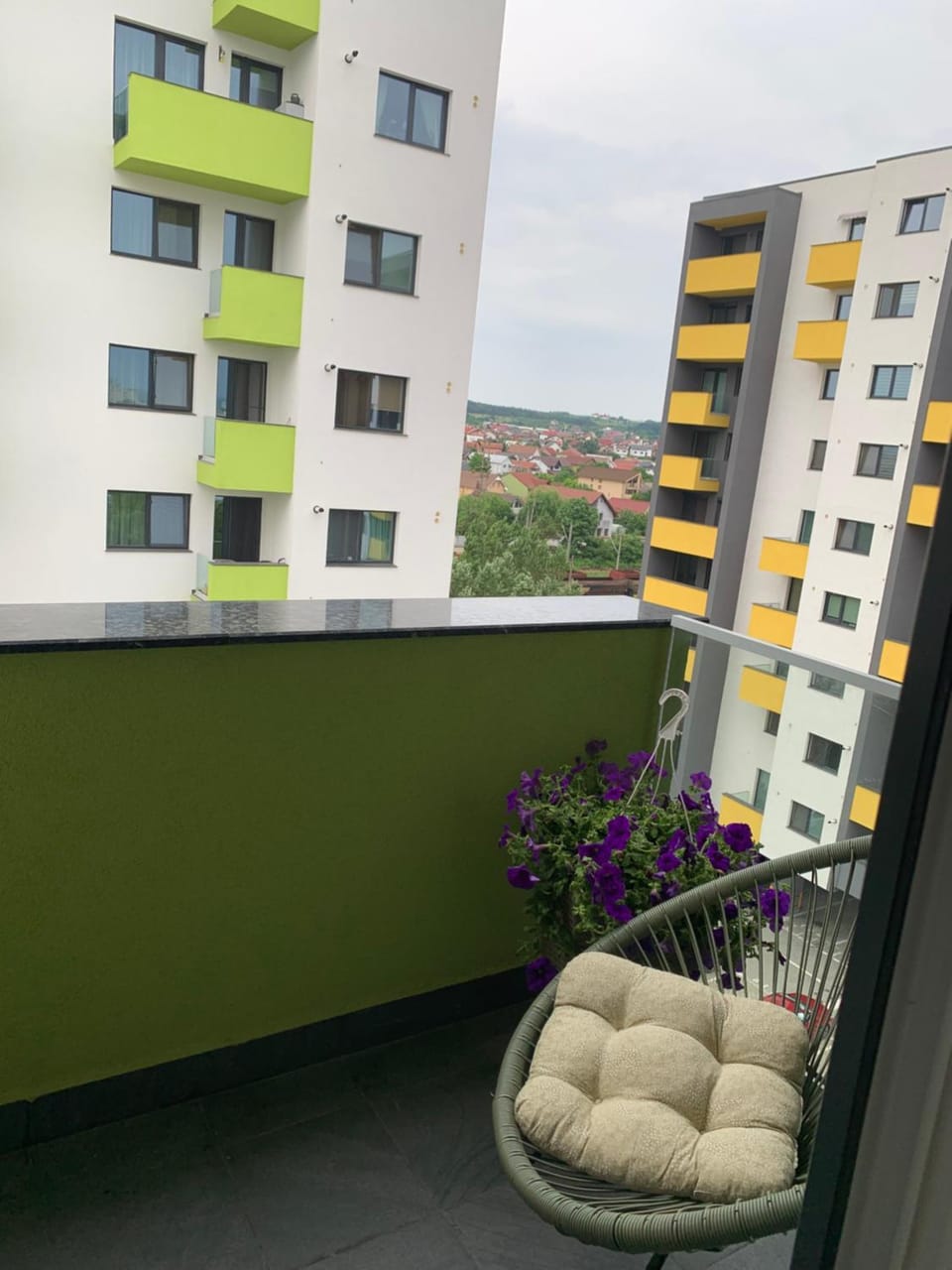 Black&White Suites Apartment in Craiova