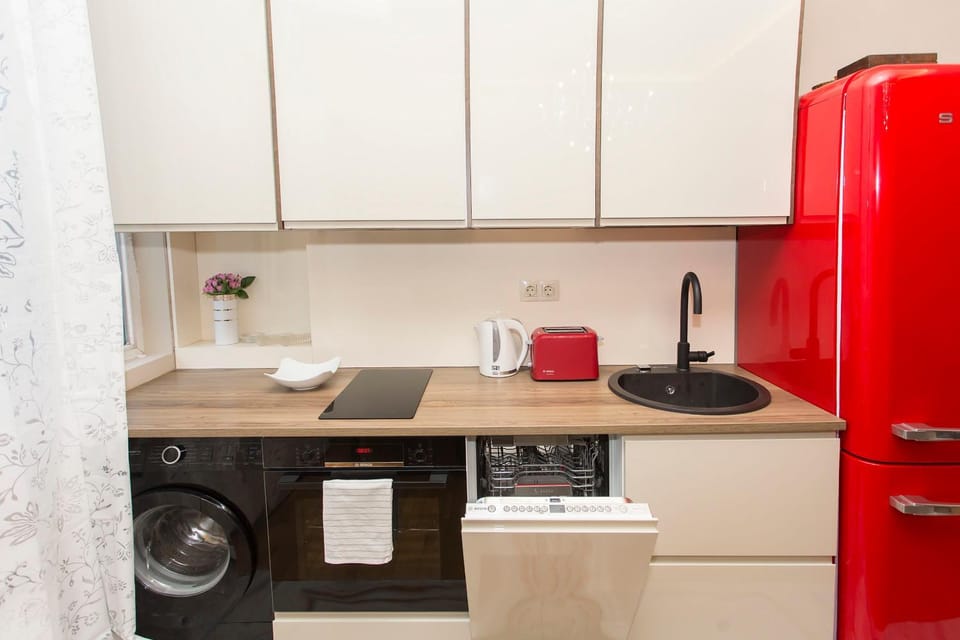 Coffee/tea facilities, dishwasher, pet friendly, stove, washing machine