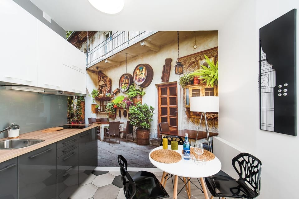 Kitchen or kitchenette, Dining area, Evening entertainment