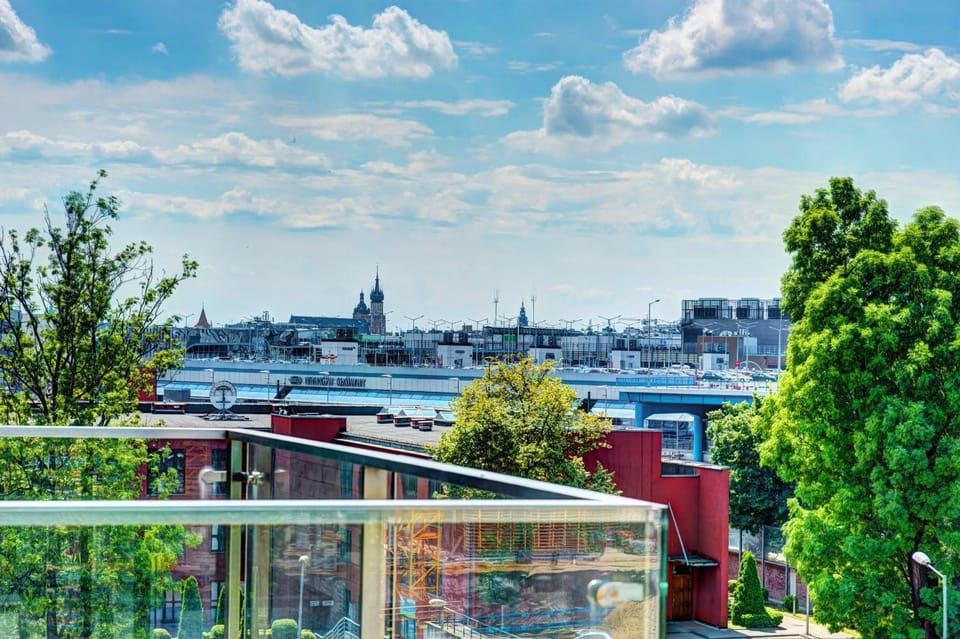 Balcony/Terrace, City view, Street view