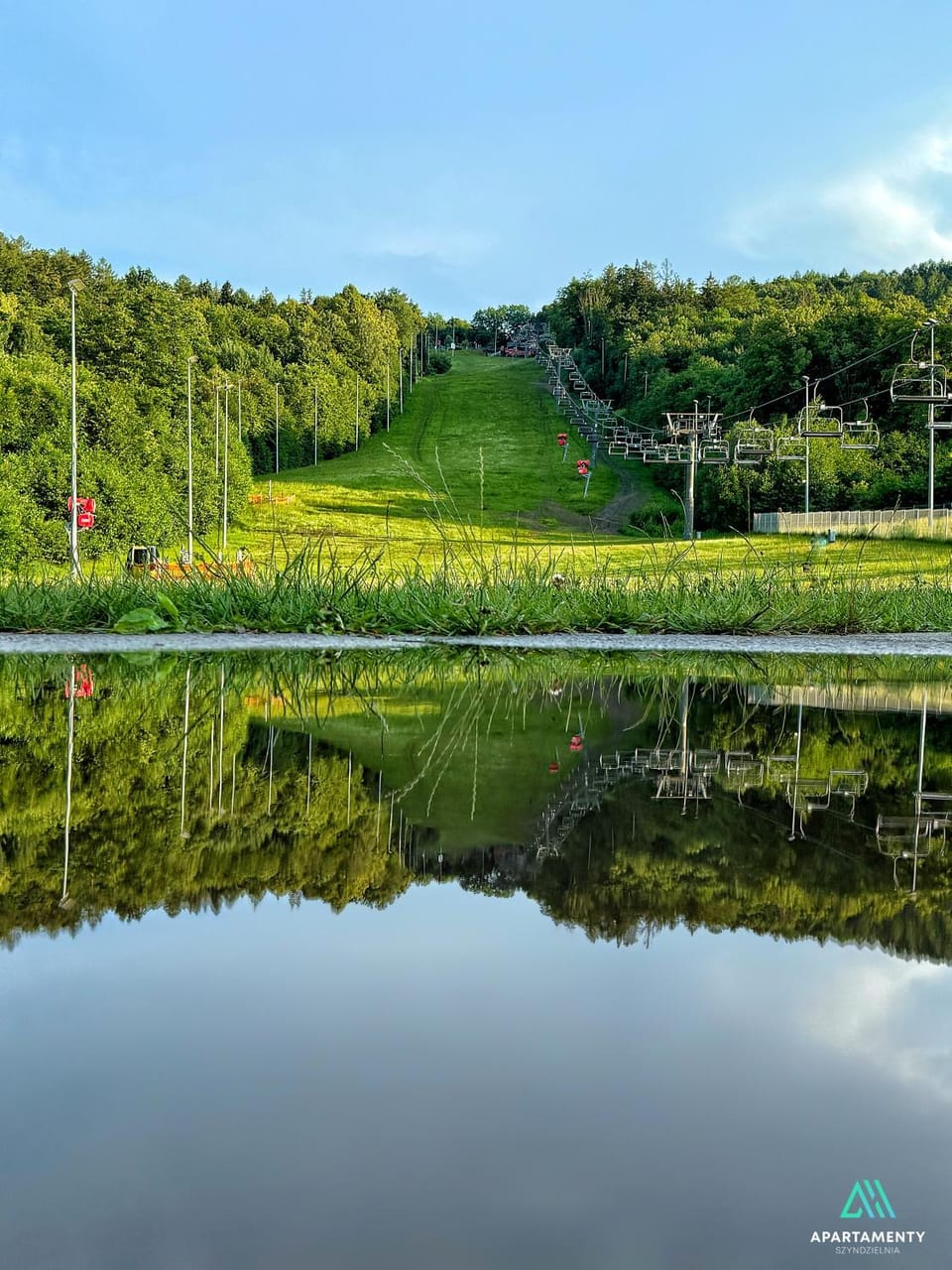 Nearby landmark, Spring, Off site, Day, Neighbourhood, Natural landscape, Summer, Hiking, Cycling, Cycling, Seasons, Time of day, Location