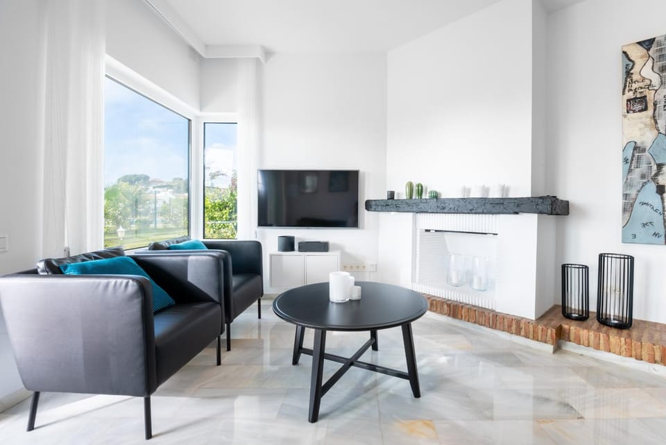 Communal lounge/ TV room, Living room