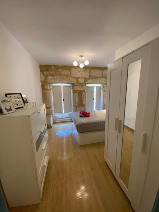 Actualizado 2024, Centro, Pleno Casco Vello Apartment in Vigo