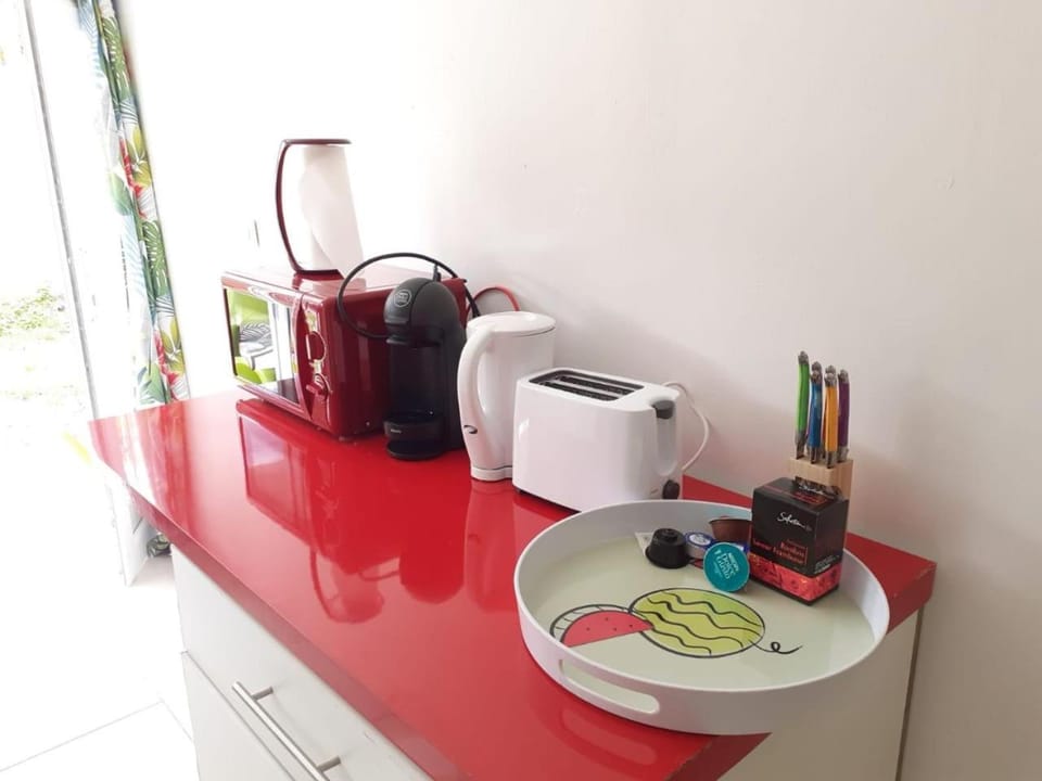 Coffee/tea facilities, Kitchen or kitchenette