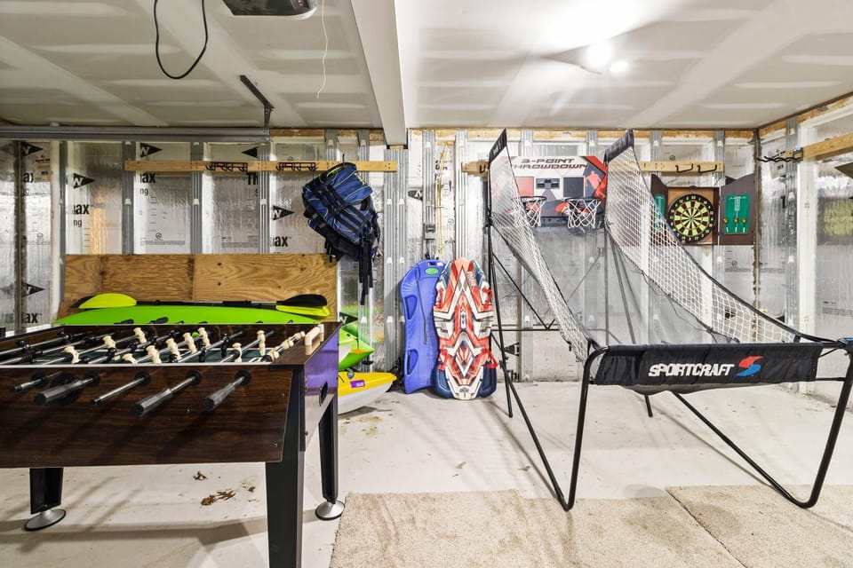 Darts, Game Room
