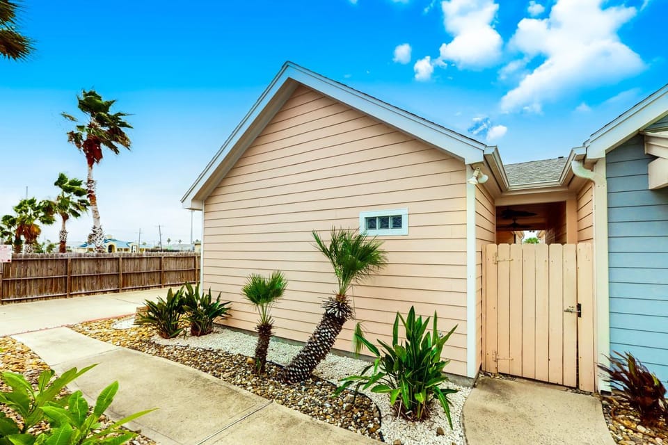 Sail Away at Pirate's Bay Unit 113 House in Port Aransas