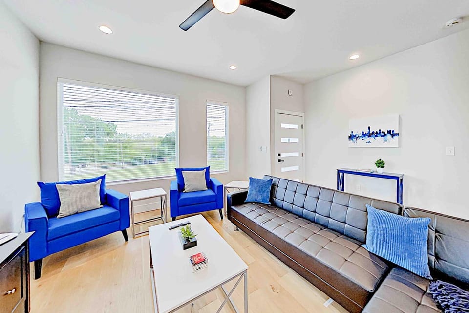 Blue Blossom Apartment in Austin