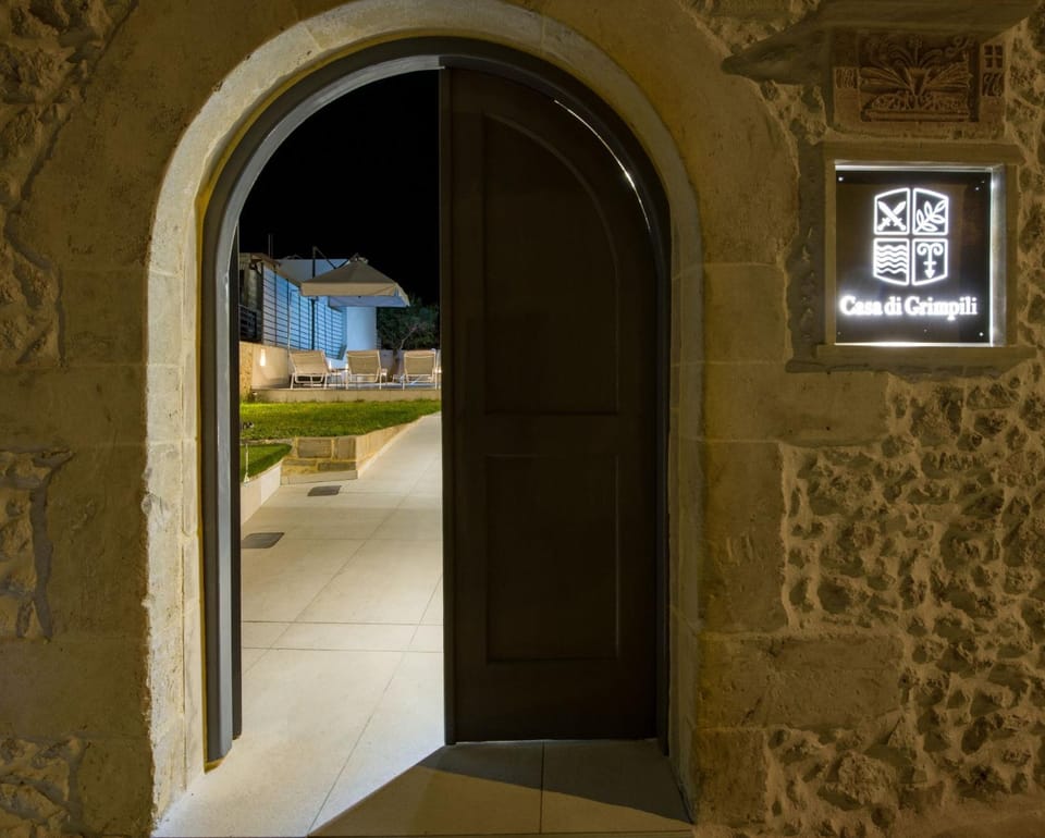 Facade/entrance, Property logo or sign