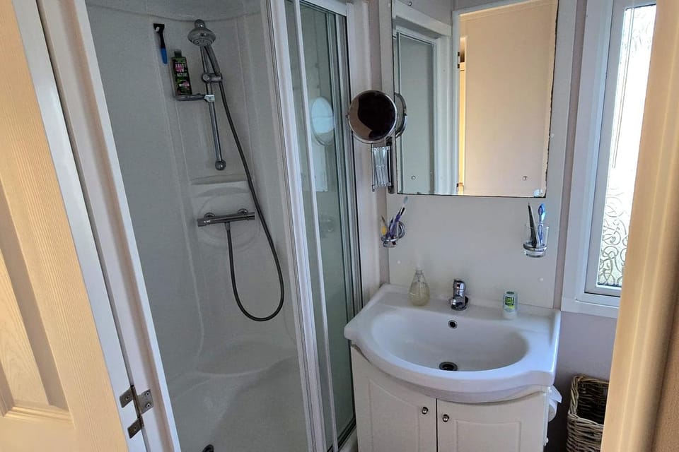 Bathroom, Bath