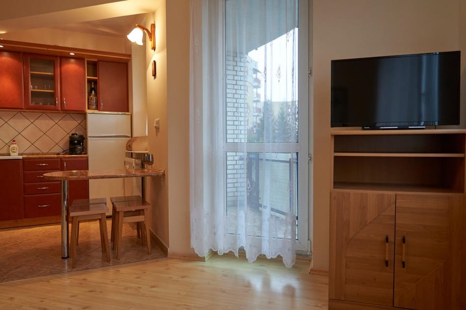 TV and multimedia, Kitchen or kitchenette, Seating area