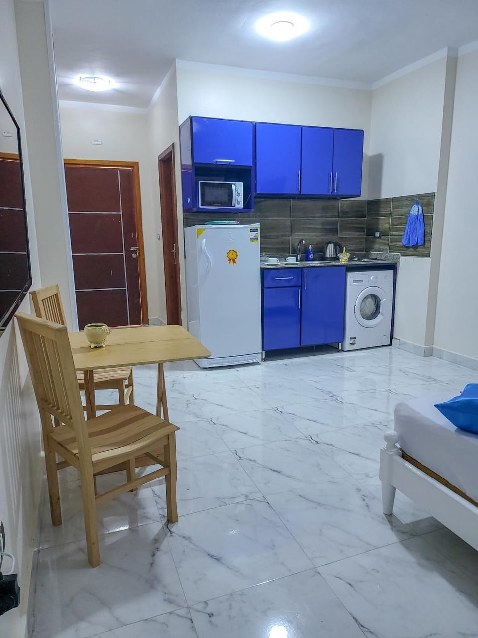 Kitchen or kitchenette, Dining area, minibar, washing machine