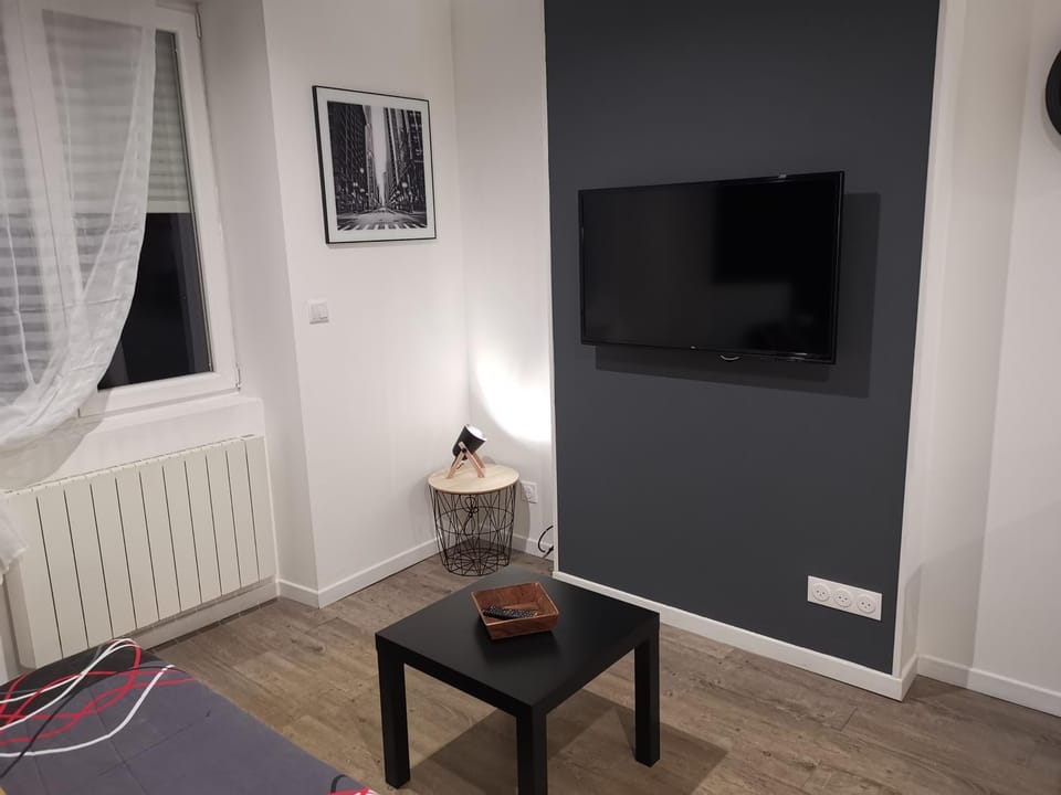 Communal lounge/ TV room, TV and multimedia, Living room