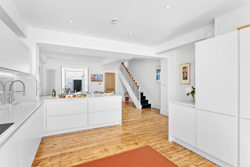 Kitchen or kitchenette, kitchen, kitchen