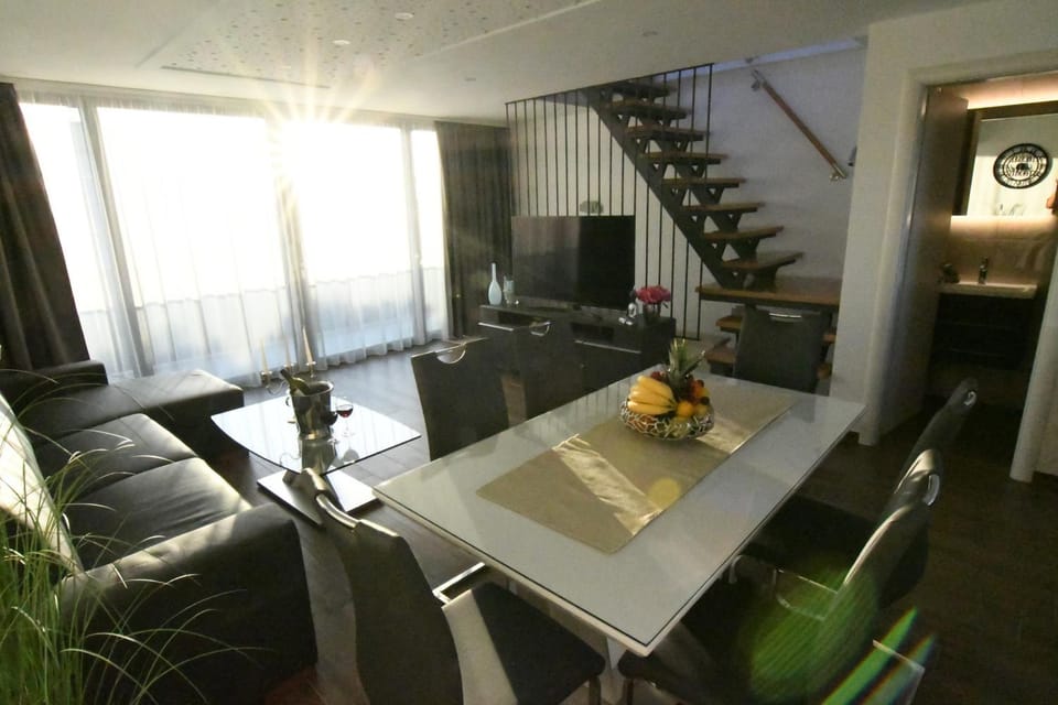 TV and multimedia, Balcony/Terrace, Living room, Dining area