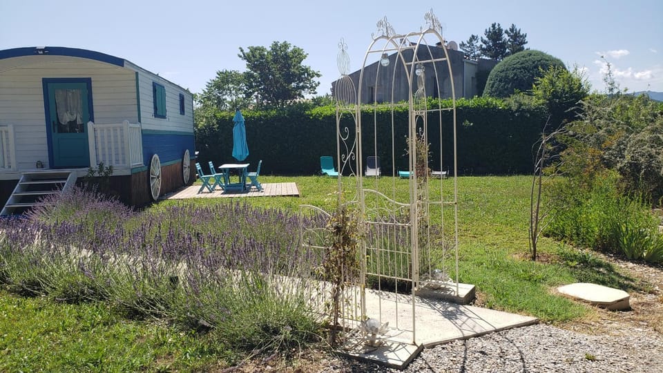 Roule hôtes Bed and Breakfast in Provence-Alpes-Côte d'Azur