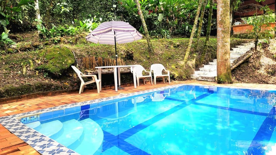Casa Quinta privada con piscina soleada Billar, Tejo, Jacuzzy climatizado, kiosco Villa in Cundinamarca, Colombia