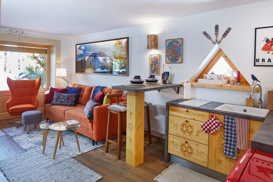 Kitchen or kitchenette, Living room