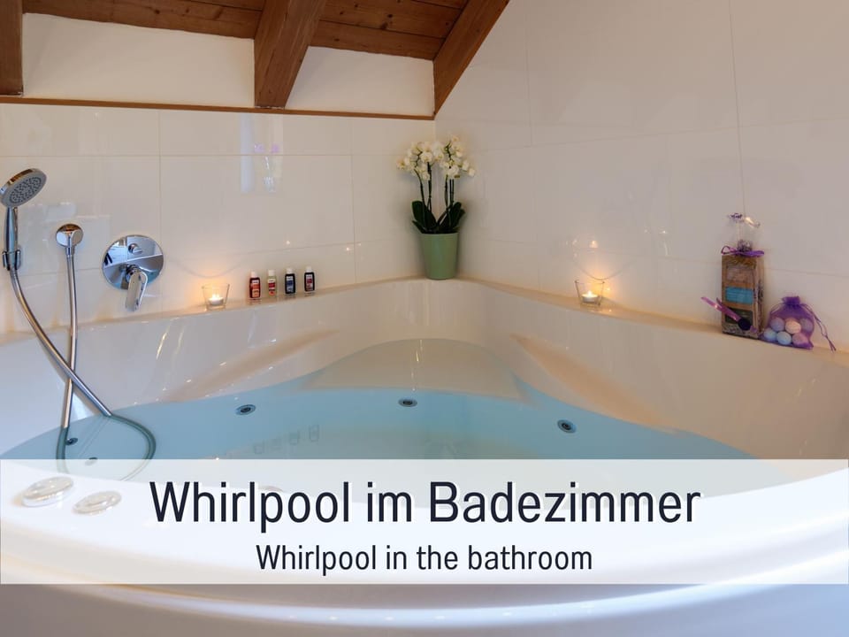 Hot Tub, Hot Tub, Bathroom, Spa and wellness centre/facilities
