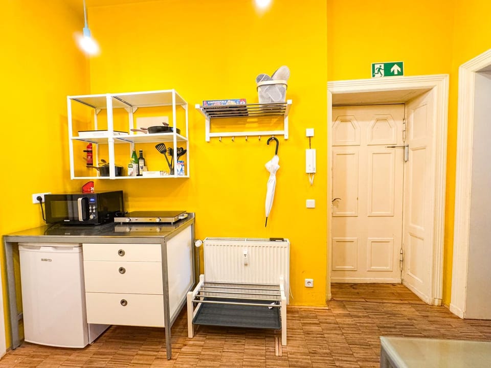 microwave, kitchen