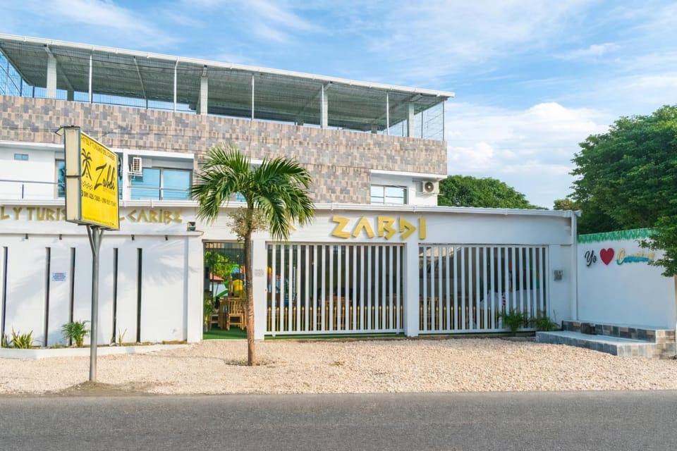 Property building, Facade/entrance, acessibility