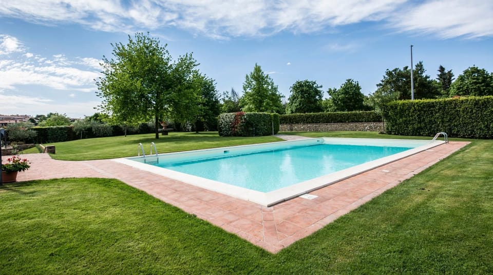 Swimming pool, Swimming pool