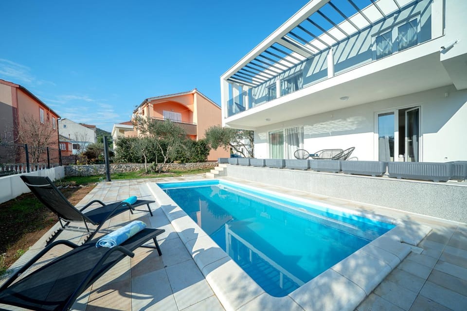 Property building, Swimming pool