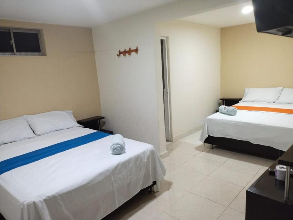 Bed, TV and multimedia, Photo of the whole room