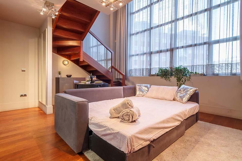 Vivienda Turística Dúplex Isozaki-Guggenheim Apartment in Bilbao