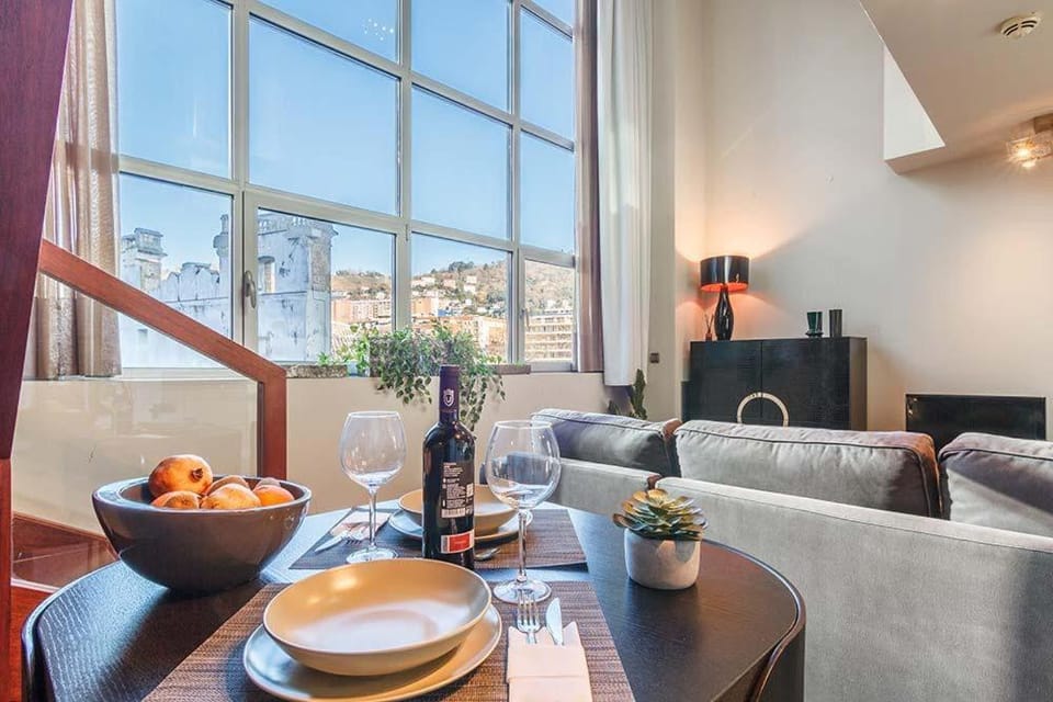 Vivienda Turística Dúplex Isozaki-Guggenheim Apartment in Bilbao