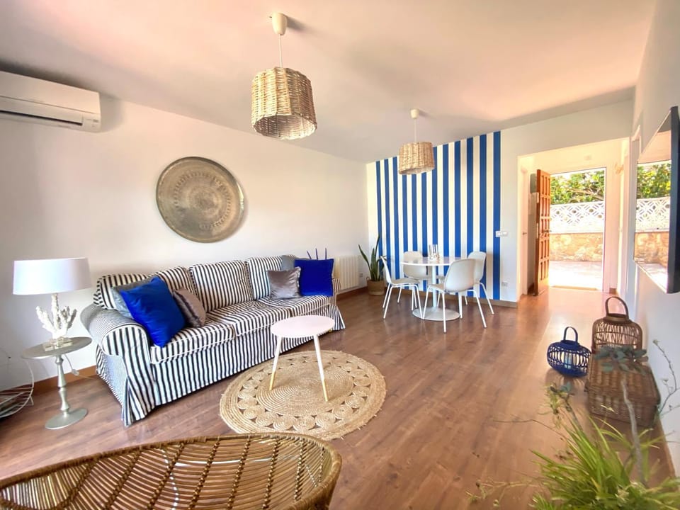 Living room, Lounge or bar, Seating area
