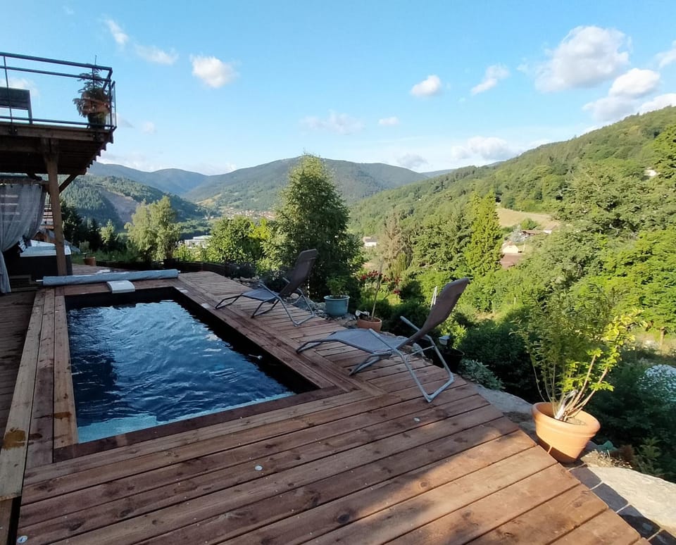Au chalet de JO avec accès à l'espace piscine et jacuzzi Apartment in Vosges