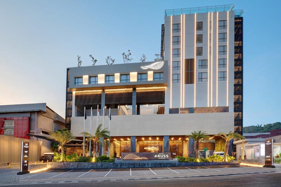 Property building, Facade/entrance